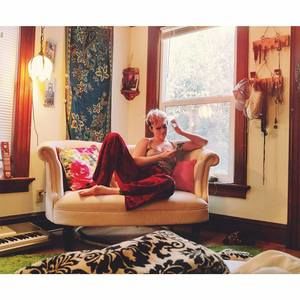 Meet your Posher, Cari